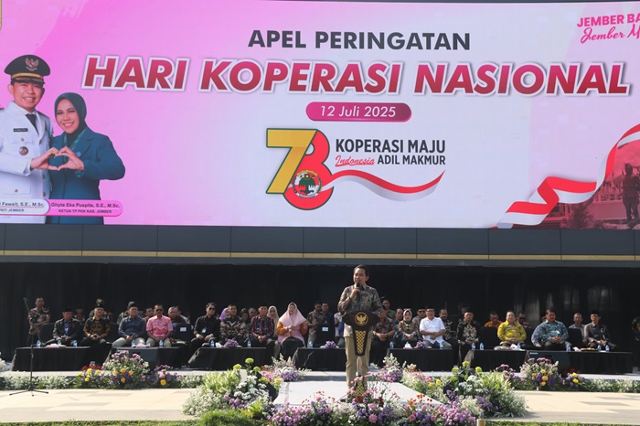 Bupati Jember memberikan sambutan dalam Harkopnas ke-78, Sabtu (12/7/2025). (Foto: Diskominfo Jember for blok-a.com)