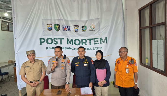Kapolresta Banyuwangi bersama Tim Gabungan saat merilis hasil Identifikasi 2 Jenazah Korban KMP Tunu Pratama Jaya, Rabu (9/7/2025).(blok-a.com/Kuryanto)