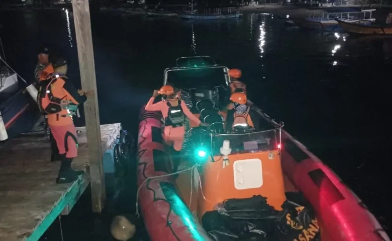 Proses pencarian korban KMP Tunu Pratama Jaya tenggelam di Selat Bali.(Kompas/istimewa)