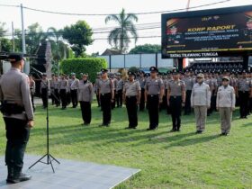 Sebanyak 44 anggota dan ASN Polres Blitar Kota mendapatkan kenaikan pangkat. (blok-a.com/Fajar)