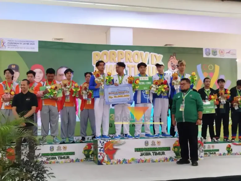 Tim E-Sport Kota Malang nomor Mobile Legend berhasil meraih medali emas dalam ajang Porprov IX Jawa Timur (blok-a.com / Yogga Ardiawan)