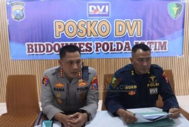 Kapolresta Banyuwangi, Kombes Pol Rama Samtama Putra saat memberikan keterangan hasil proses identifikasi 15 korban KMP Tunu Pratama Jaya, Sabtu (12/7/2025).(blok-a.com/Kuryanto)
