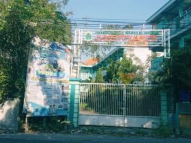 SDIT Al Ibrohimi, Manyar, Gresik dalam kondisi terkunci dan tidak bisa digunakan.(blok-a.com/ivan)