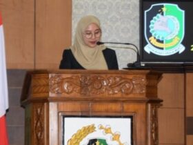 Bupati Banyuwangi, Ipuk Fiestiandani saat dalam rapat paripurna, Rabu (6/8/2025).(blok-a.com/Istimewa)