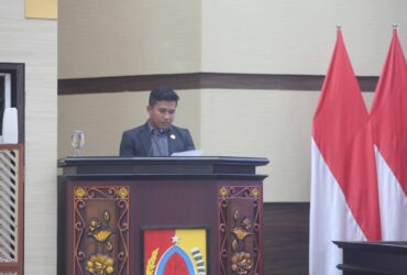 Juru bicara FPKB Jember, Nurhuda Candra Hidayat, saat membacakan Pandangan Akhir atas Rancangan Peraturan Daerah tentang P-APBD Tahun anggaran 2025.