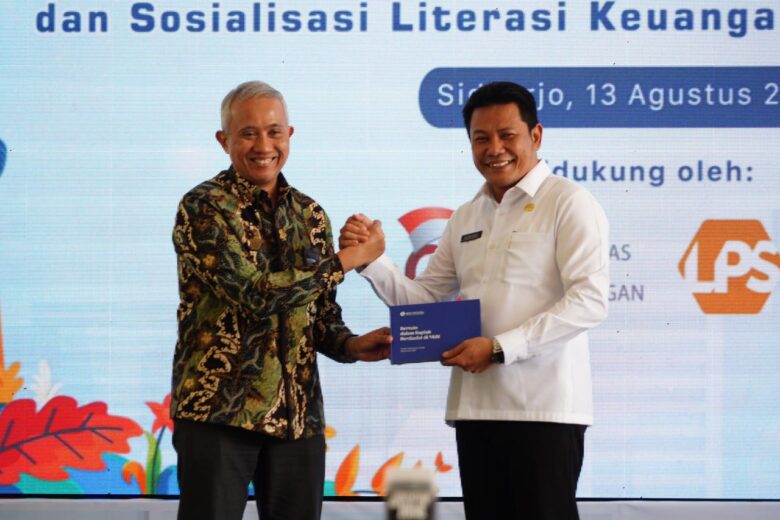 High Level Meeting Tim Percepatan dan Perluasan Digitalisasi Daerah dan Sosialisasi Literasi Keuangan Kabupaten Sidoarjo di Pendopo Delta Wibawa, Rabu (13/8/2025).