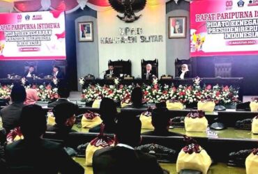 Rapat Paripurna Istimewa DPRD Kabupaten Blitar dengan agenda mendengarkan pidato kenegaraan Presiden Republik Indonesia dalam rangka HUT ke-78 Kemerdekaan RI. (blok-a.com/Fajar)