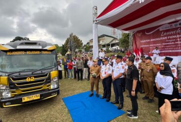 Peluncuran angkutan umum Transjatim jurusan Mojokerto-Mojosari-Trawas.(blok-a.com/syahrul wijaya)