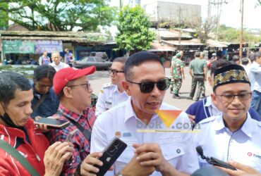 Wali Kota Malang, Wahyu Hidayat saat diwawancarai awak media (blok-a.com / Yogga Ardiawan)