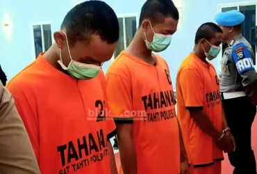 Tiga pelaku pengeroyokan anak di bawah umur di Kecamatan Gandusari diamankan polisi. (blok-a.com/Fajar)