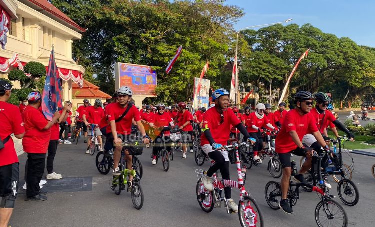 Suasana Folding Ngalam Freedom For All yang diikuti ratusan Pesepeda Lipat se-Malang Raya.(blok-a.com/Berril)