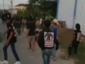 Tangkapan video amatir rekaman kericuhan gerak jalan Wadeng-Sidayu Gresik dalam rangka HUT RI ke-80.(Istimewa)