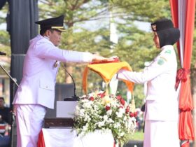 Upacara peringatan HUT ke-80 RI di Mall Pelayanan Publik Sidoarjo.