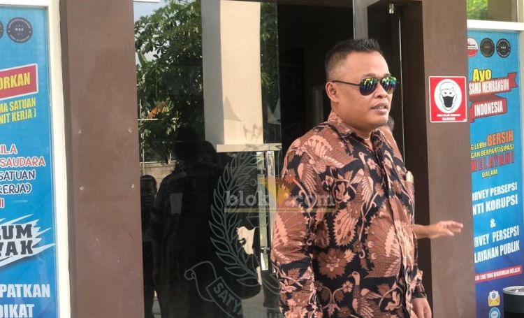 H. Rif'an Hanum usai laporan ke kejaksaan negeri kabupaten Mojokerto.(blok-a.com/syahrul wijaya)
