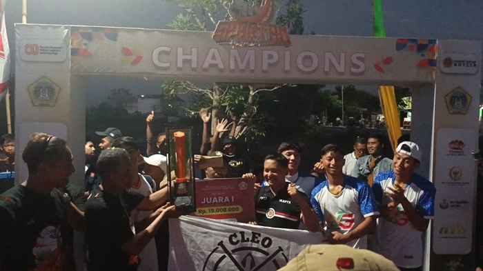 Tim Cleopatra A tundukkan Tim Cleopatra B di partai final Lomba Dayung Piala Kapolres Cup 2025.(Istimewa)
