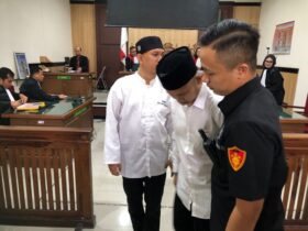 Asisten surveyor atau juru ukur BPN Gresik, bersama PPAT yang didakwa memalsukan dokumen SHM.(ist)