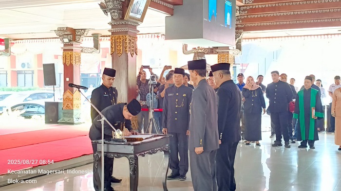 Proses pelantikan pejabat pimpinan tinggi pratama Kabupaten Mojokerto.(blok-a.com/syahrul wijaya)