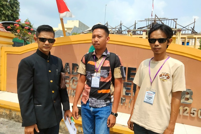 Kuasa hukum pegawai PN Bojonegoro usai mengajukan gugatan sengketa lelang tanah.