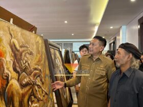 Wali Kota Malang, Wahyu Hidayat saat hadiri pameran lukisan ACPM (blok-a.com / Yogga Ardiawan)