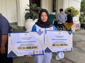 Atlet akuatik Kota Malang, Makayala setelah mendapat bonus Porprov Jatim 2025, Senin (29/9/2025) (blok-a/Bob Bimantara Leander)