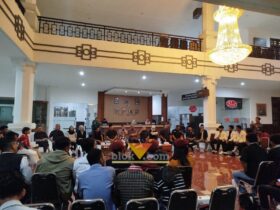 Audiensi 7 OMEK bersama DPRD Kota Malang dengan 9 Tuntutan (blok-a.com / Yogga Ardiawan)