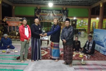 Ngaji budaya di sanggar topeng Tri Purwo Budoyo Jatiduwur, Kesamben, Jombang.(blok-a.com/Syahrul Wijaya)
