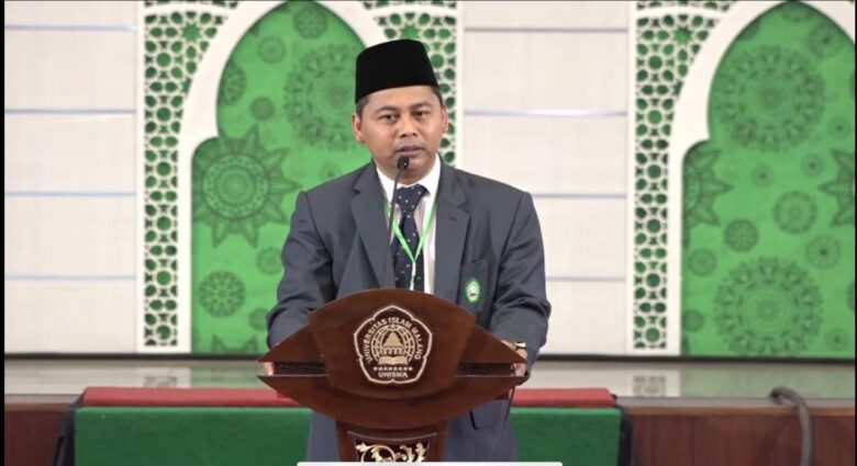 Wakil Rektor III Unisma, Dr. Muhammad Yunus, M.Pd saat menutup Oshika Unisma 2025 (dok. Unisma)