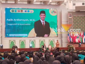 Anggota DPR RI sekaligus alumni Universitas Islam Malang (Unisma), Aqib Ardiansyah, M.Si, menyampaikan materi di OSHIKA Maba 2025 (blok-a/Bob Bimantara Leander)
