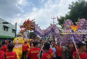 Kontingen peserta kirab budaya dalam rangka peringatan hari ulang tahun ke-200 Klenteng Eng Ang Kiong Malang (foto: blok-a.com)