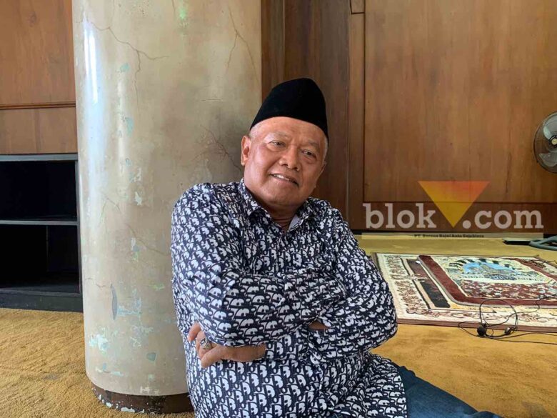 Eks dosen UIN Malang, Kyai Muhammad Imam Muslimin atau MIM saat ditemui di Masjid At-Tarbiyah, UIN Malang, Kamis (25/9/2025) (blok-a/Bob Bimantara Leander)