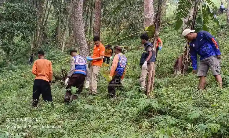Lokasi penemuan potongan kaki manusia di lereng jurang Pacet, Mojokerto.(blok-a.com/Syahrul Wijaya)