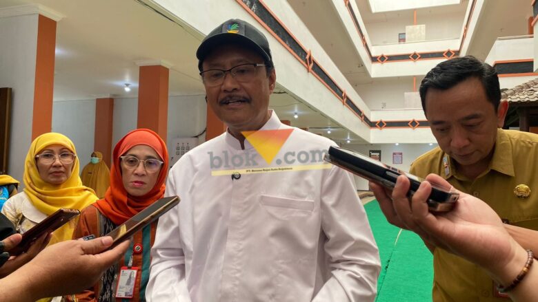 Mensos Gus Ipul saat mengunjungi SRMP di Kota Malang (blok-a.com / Yogga Ardiawan)
