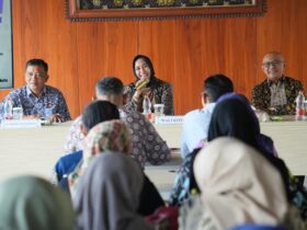 Wali Kota Mojokerto saat memberikan sambutan dalam pembukaan pelatihan analisa rasio keuangan bagi pengawas koperasi.(blok-a.com/Syahrul Wijaya)