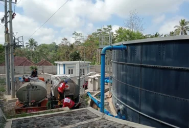 Bantuan air bersih oleh BPBD Kabupaten Malang untuk warga terdampak bencana banjir (BPBDKabMalang)