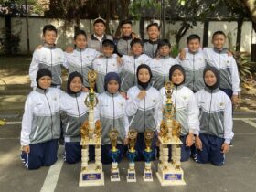 Teks foto : Tim Paskibra SD NU 1 Trate Gresik (Pasdanu) Juara 1 LPBB Malang Cup, Bakorwil III Jatim.(blok-a.com/ivan)