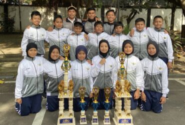 Teks foto : Tim Paskibra SD NU 1 Trate Gresik (Pasdanu) Juara 1 LPBB Malang Cup, Bakorwil III Jatim.(blok-a.com/ivan)