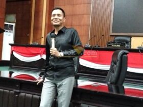 Ketua DPRD Kabupaten Jombang saat di ruang rapat dewan.(blok-a.com/Syahrul Wijaya)