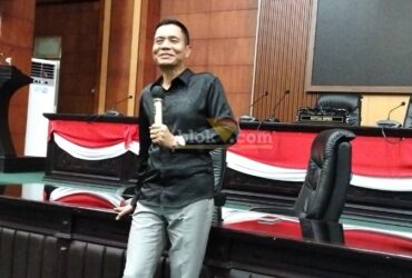 Ketua DPRD Kabupaten Jombang saat di ruang rapat dewan.(blok-a.com/Syahrul Wijaya)