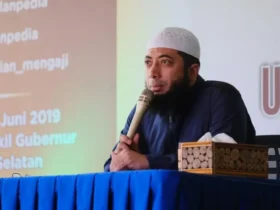 Ustaz Khalid Basalamah (foto: Antara)