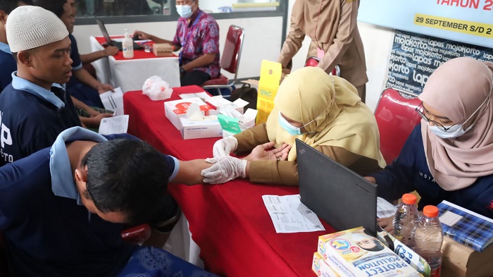 Warga binaan pemasyarakatan Lapas kelas IIB lakukan cek kesehatan.(blok-a.com/Syahrul Wijaya)