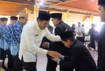 Pelepasan kontingen Sidoarjo menuju MTQ ke-XXXI tingkat Jawa Timur, Rabu (10/9/2025).