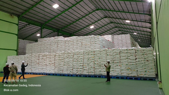 Stok Gula di gudang PG Gempolkrep, Gedeg, kabupaten Mojokerto.(blok-a.com/Syahrul Wijaya)
