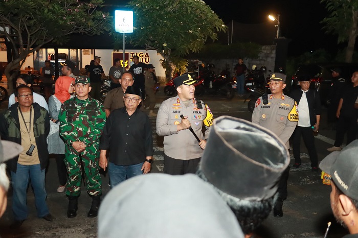 Polres Blitar bersama TNI, Pemkab, dan elemen masyarakat menggelar patroli skala besar. (blok-a.com/Fajar)