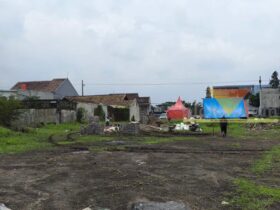 Lahan yang akan digunakan jalan tembus di Perumahan Griya Shanta, Kota Malang (blok-a/Bob Bimantara Leander)