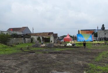 Lahan yang akan digunakan jalan tembus di Perumahan Griya Shanta, Kota Malang (blok-a/Bob Bimantara Leander)