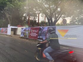 Penutupan Alun-alun Merdeka Kota Malang saat revitalisasi (blok-a/Bob Bimantara Leander)