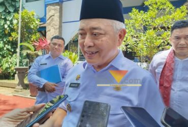Bupati Malang, HM Sanusi janjikan 10 mobil operasional untuk SMP berprestasi (blok-a.com / Yogga Ardiawan)