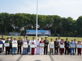 Upacara puncak Hari Jadi ke-348 Kabupaten Bijonegoro di Alun-Alun Bojonegoro, Senin (20/10/2025)