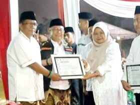 Ketua DPRD Kabupaten Blitar, Supriadi dalam acara peringatan Hari Santri Nasional di Aloon-aloon Kanigoro Kabupaten Blitar. (blok-a.com/Fajar)