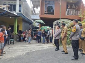 Suasana pemberangkatan jenazah terduga korban penganiayaan yang dilakukan oleh cucu dan anaknya di Dusun Bedali, Desa Dalisodo, Kecamatan Wagir (ist)